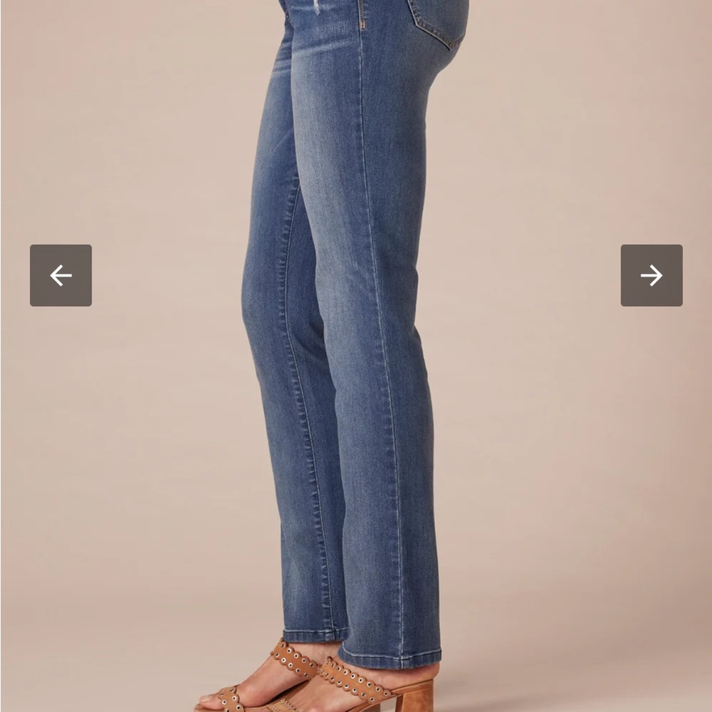 Democracy “Ab"solution® Straight Leg Jean Size 16.  Excellent condition